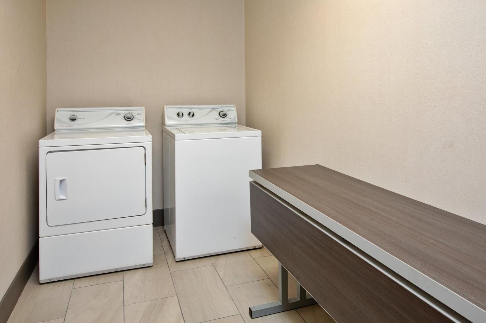 Holiday Inn Express Hotel & Suites - Sumter By Ihg Extérieur photo